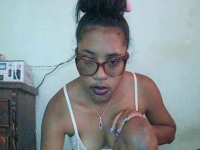 TriciaBella webcam
