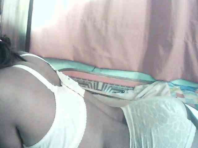 TriciaBella webcam
