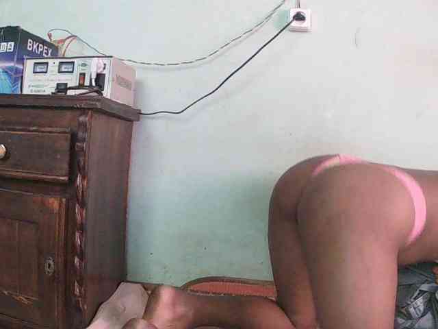 TriciaBella webcam