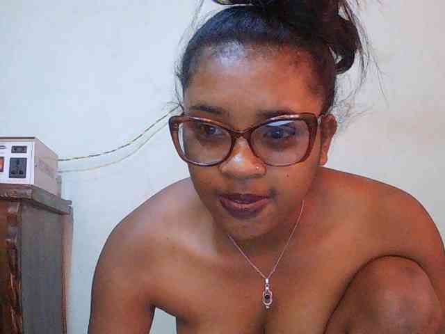 TriciaBella webcam