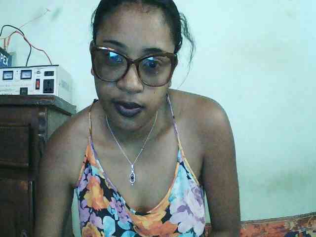 TriciaBella webcam