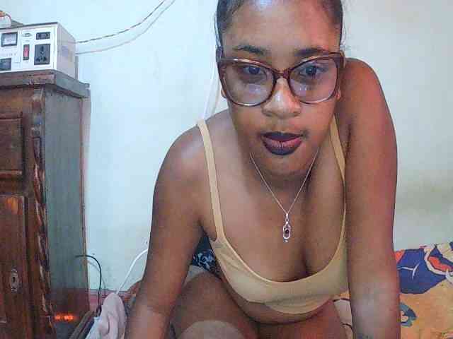 TriciaBella webcam