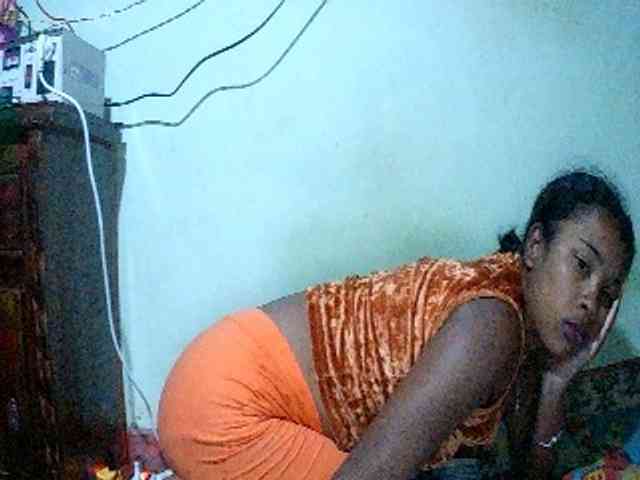 TriciaBella webcam