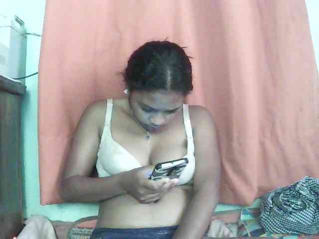 TriciaBella webcam