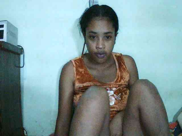 TriciaBella webcam