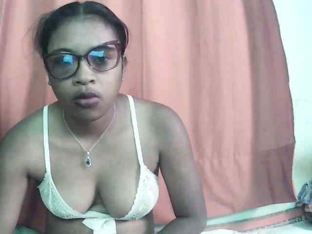 Modèle: TriciaBella