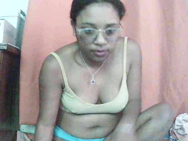 TriciaBella webcam