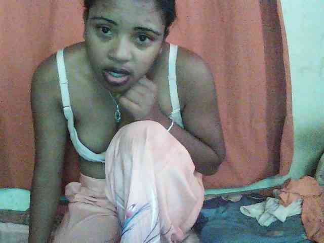 TriciaBella webcam