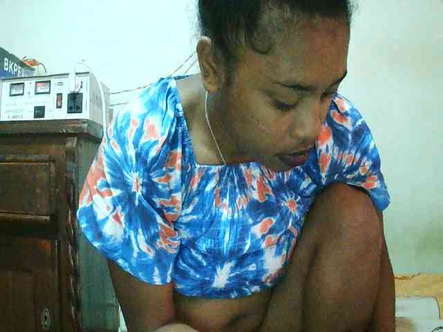 TriciaBella webcam