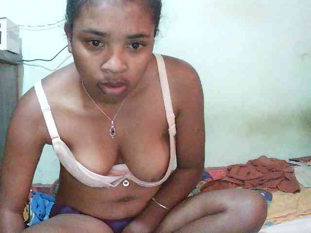TriciaBella webcam