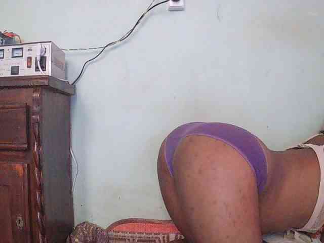 TriciaBella webcam