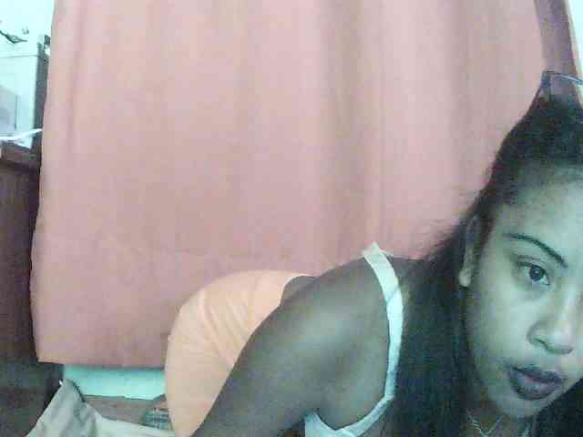 TriciaBella webcam