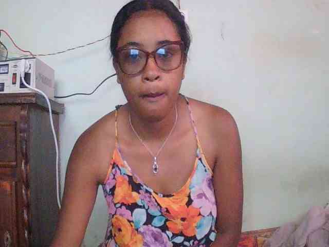 TriciaBella webcam