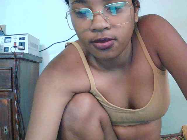 TriciaBella webcam