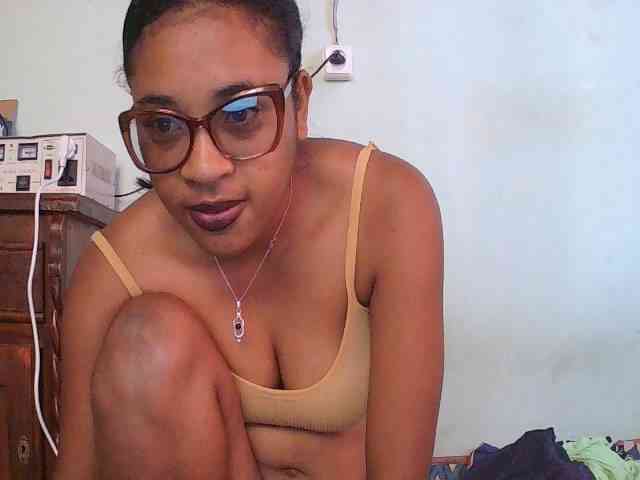TriciaBella webcam
