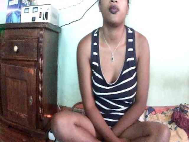 TriciaBella webcam