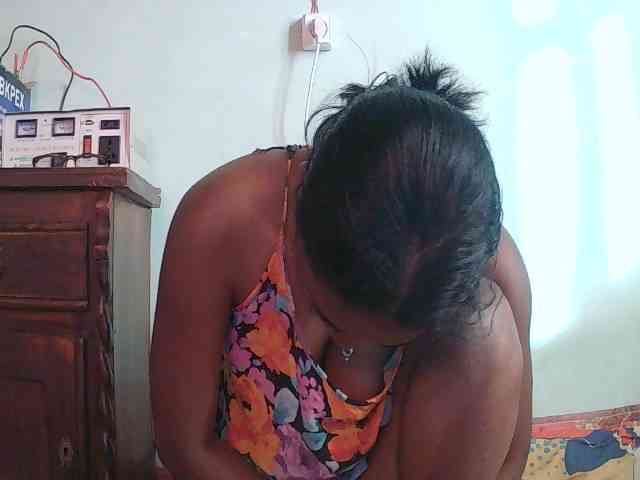 TriciaBella webcam