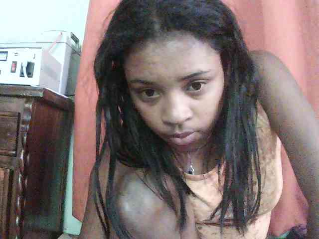 TriciaBella webcam