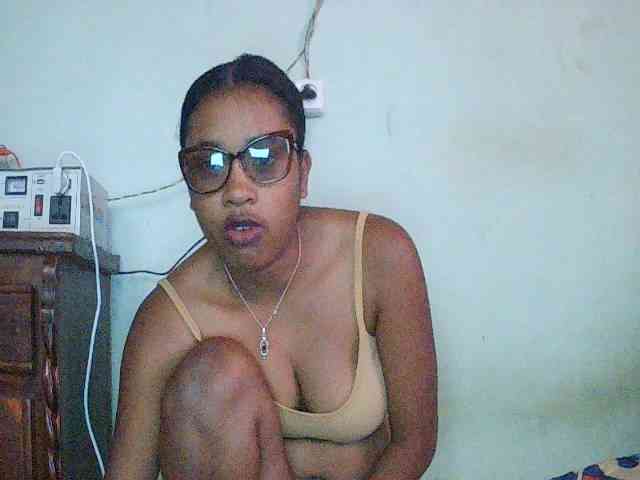 TriciaBella webcam