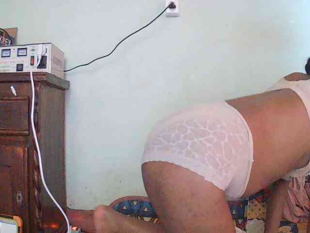 TriciaBella webcam