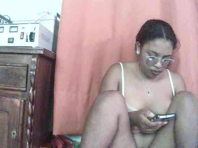 TriciaBella webcam