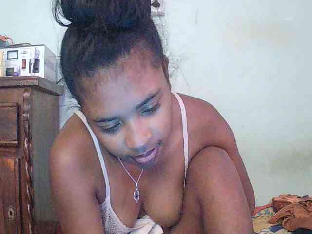 TriciaBella webcam