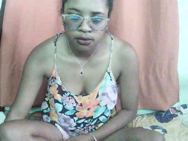 TriciaBella webcam