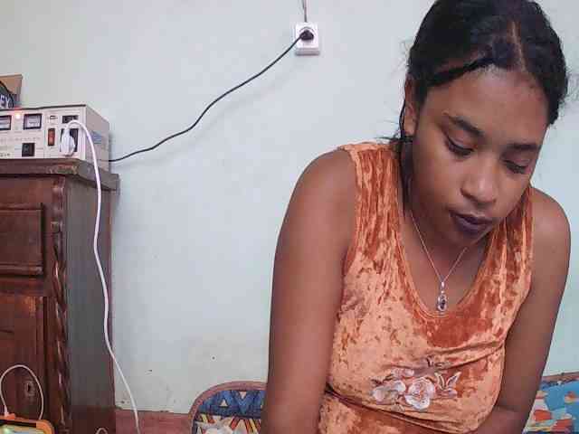 TriciaBella webcam