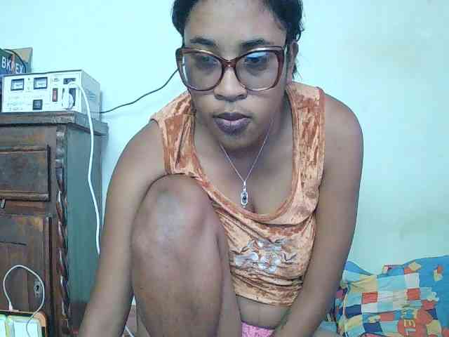 TriciaBella webcam