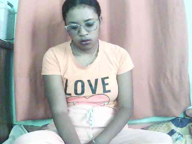 TriciaBella webcam