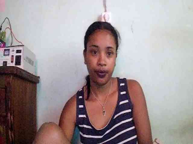TriciaBella webcam