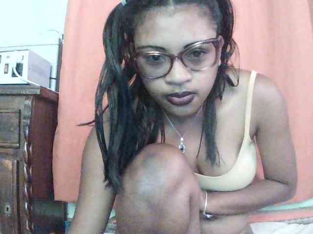 TriciaBella webcam