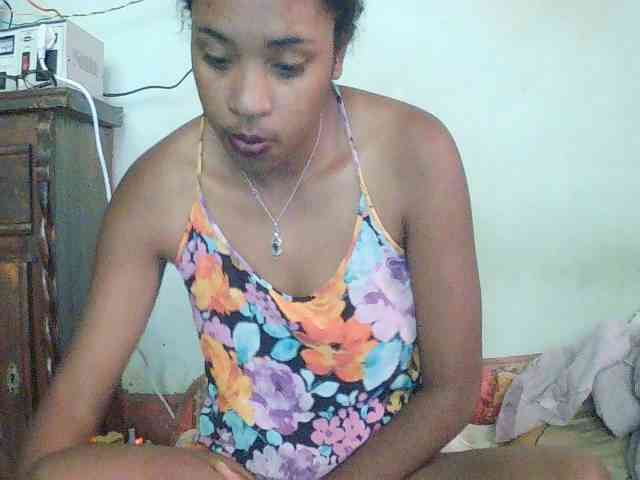 TriciaBella webcam