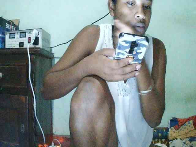 TriciaBella webcam