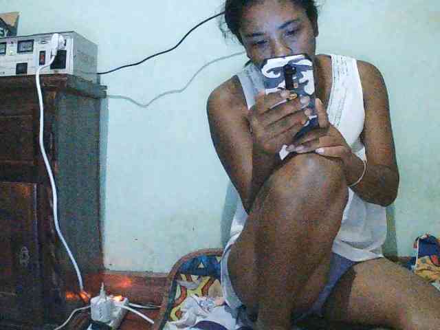 TriciaBella webcam