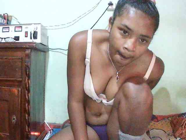 TriciaBella webcam