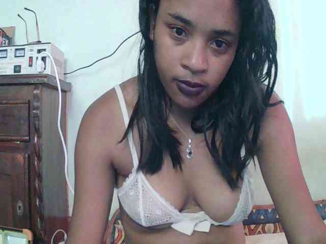 TriciaBella webcam