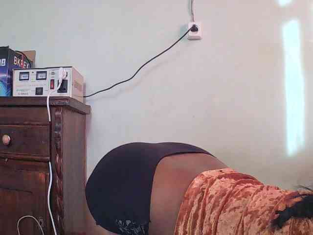 TriciaBella webcam