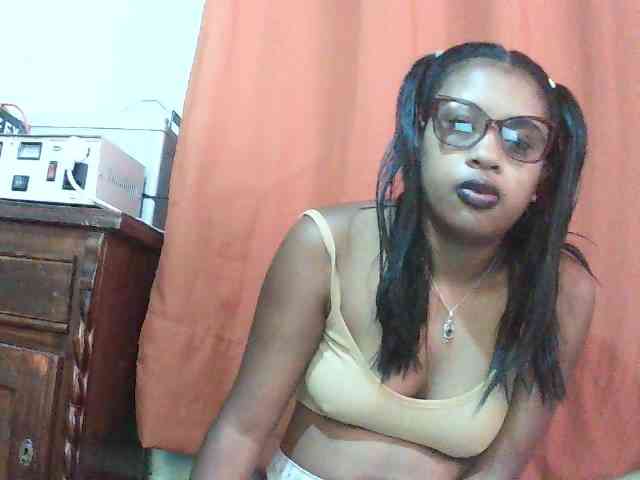 Modèle: TriciaBella