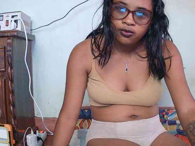 TriciaBella webcam