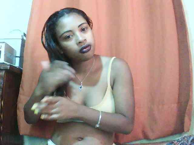 TriciaBella webcam