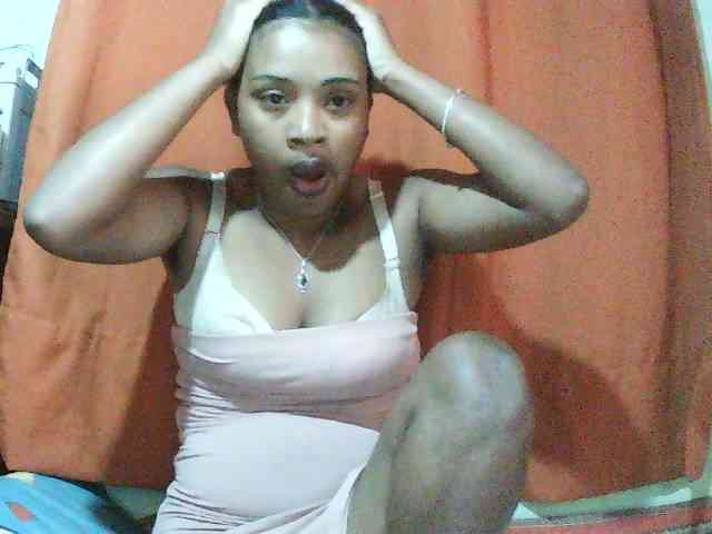 TriciaBella webcam