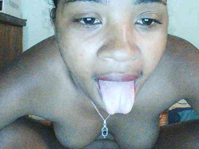 TriciaBella webcam