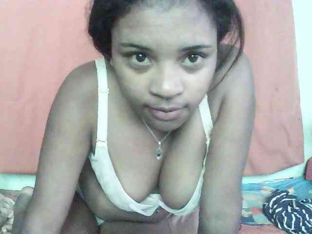 TriciaBella webcam
