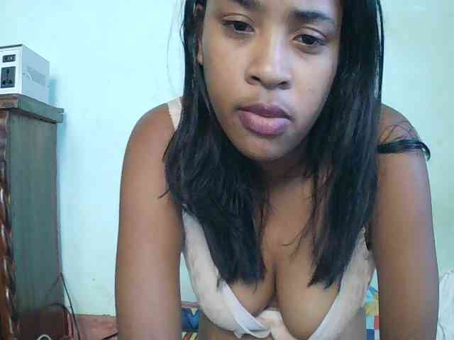 TriciaBella webcam