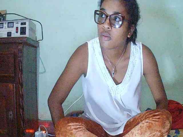 TriciaBella webcam