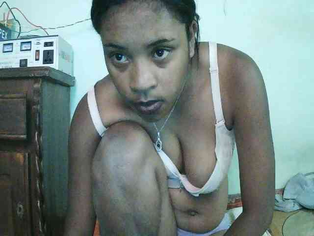 TriciaBella webcam