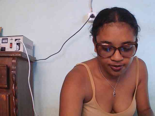 TriciaBella webcam