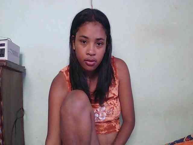 TriciaBella webcam