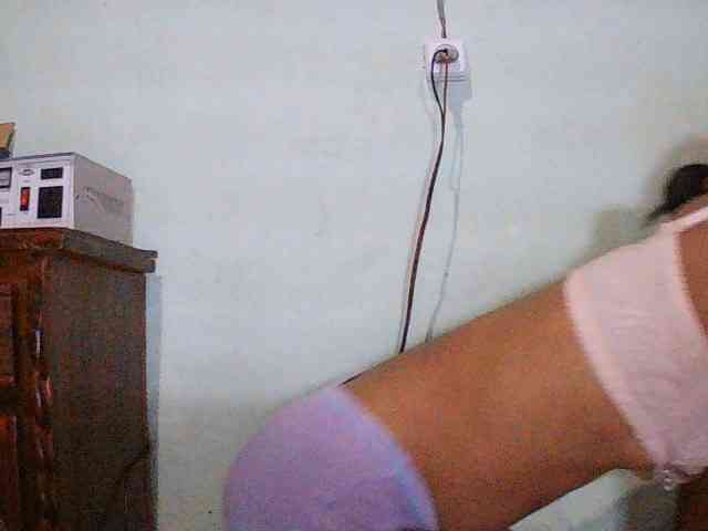 TriciaBella webcam